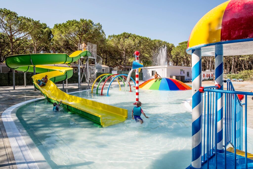 juegos de piscina con toboganes