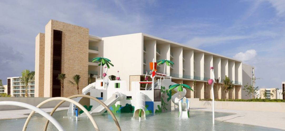 Grand Palladium instala un gran parque de agua